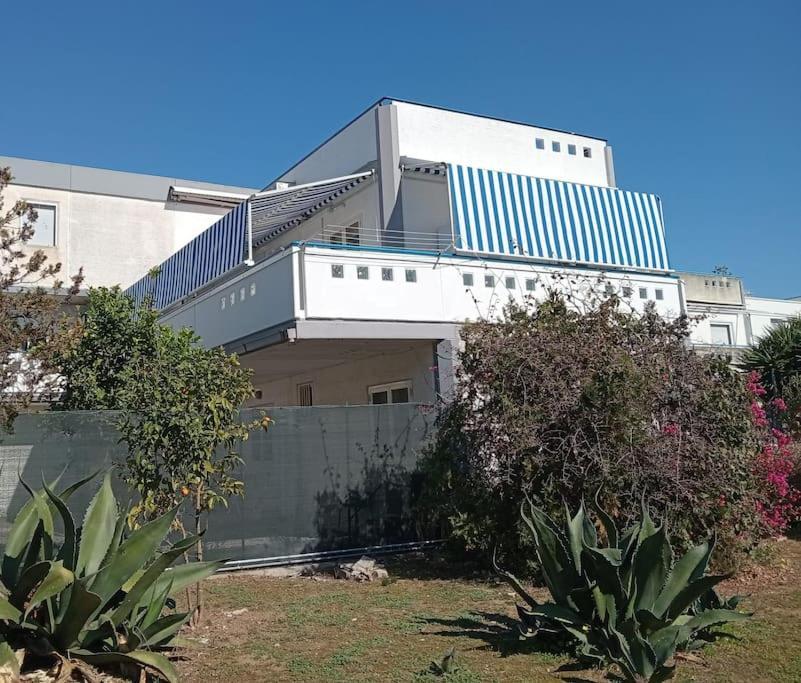 La Maison De Monique Поликоро Екстериор снимка